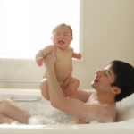 赤ちゃんが風邪を引いた時お風呂に入れるべき？症状を見て正しく対処してあげよう